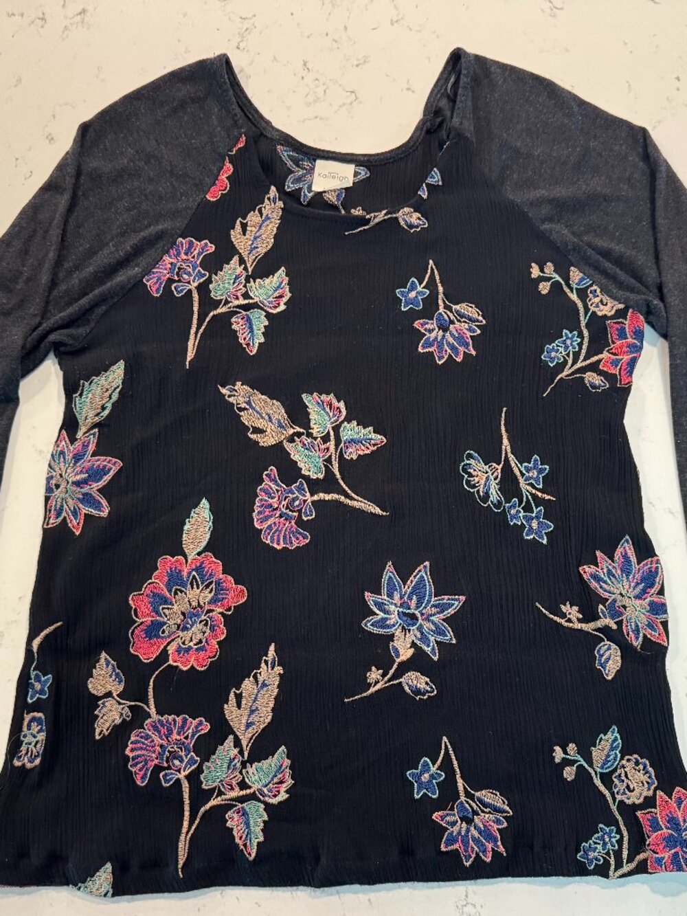 Kaileigh Women's Black Floral Embroidered Long Sleeve Blouse Medium